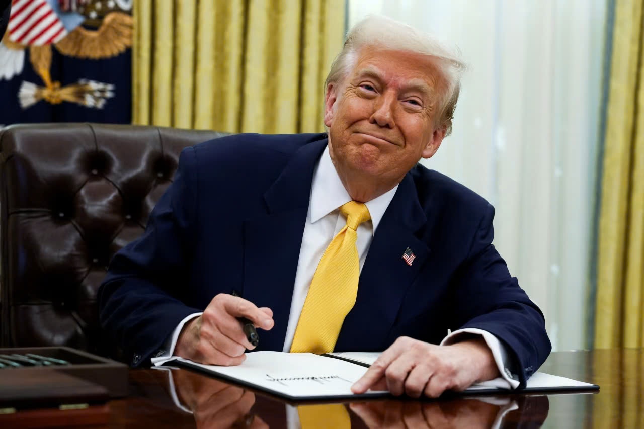 Quyen luc cua ong Trump bi thu thach hinh anh