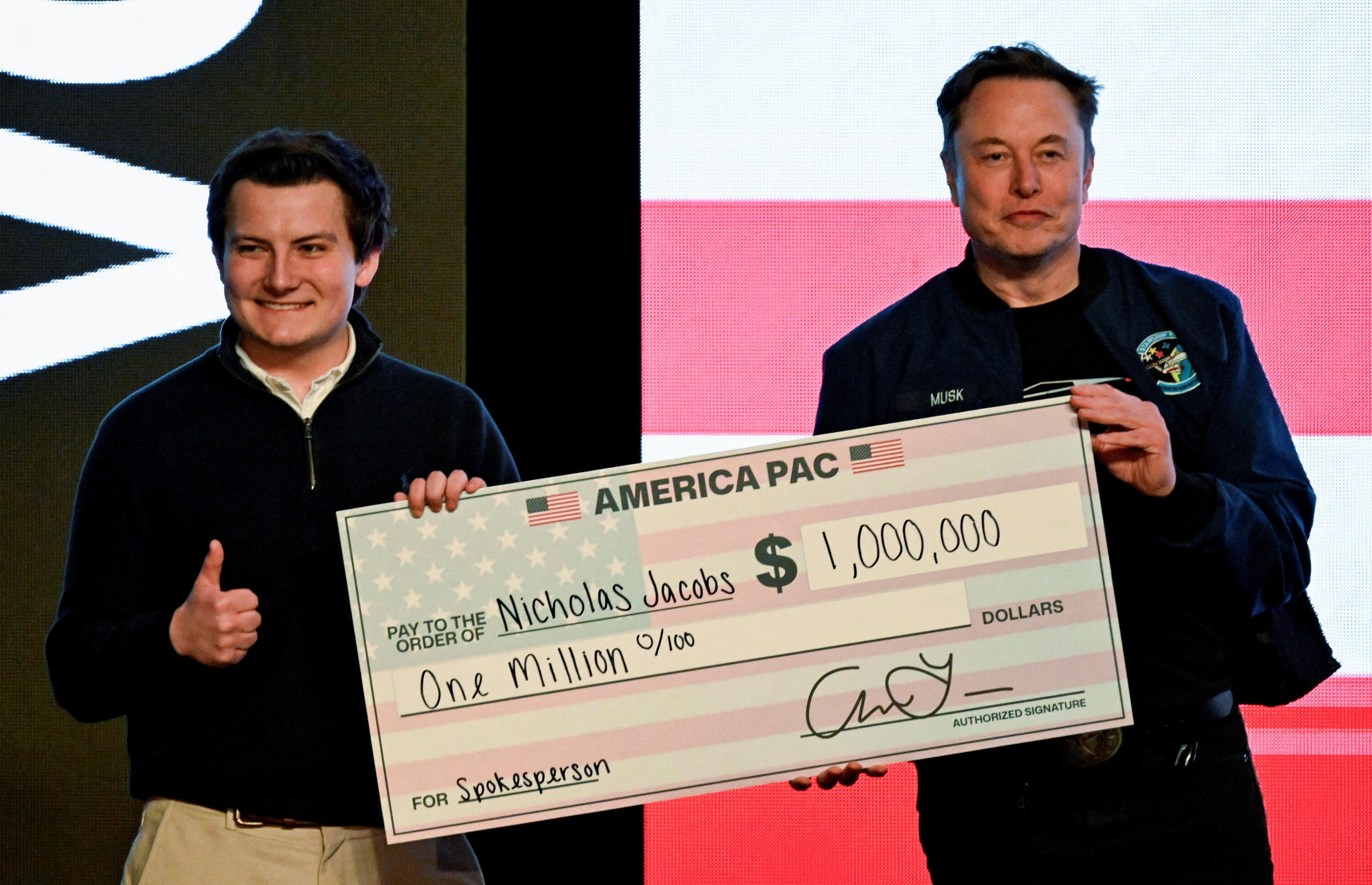 Elon Musk chi thuong trieu USD cho cu tri Wisconsin hinh anh