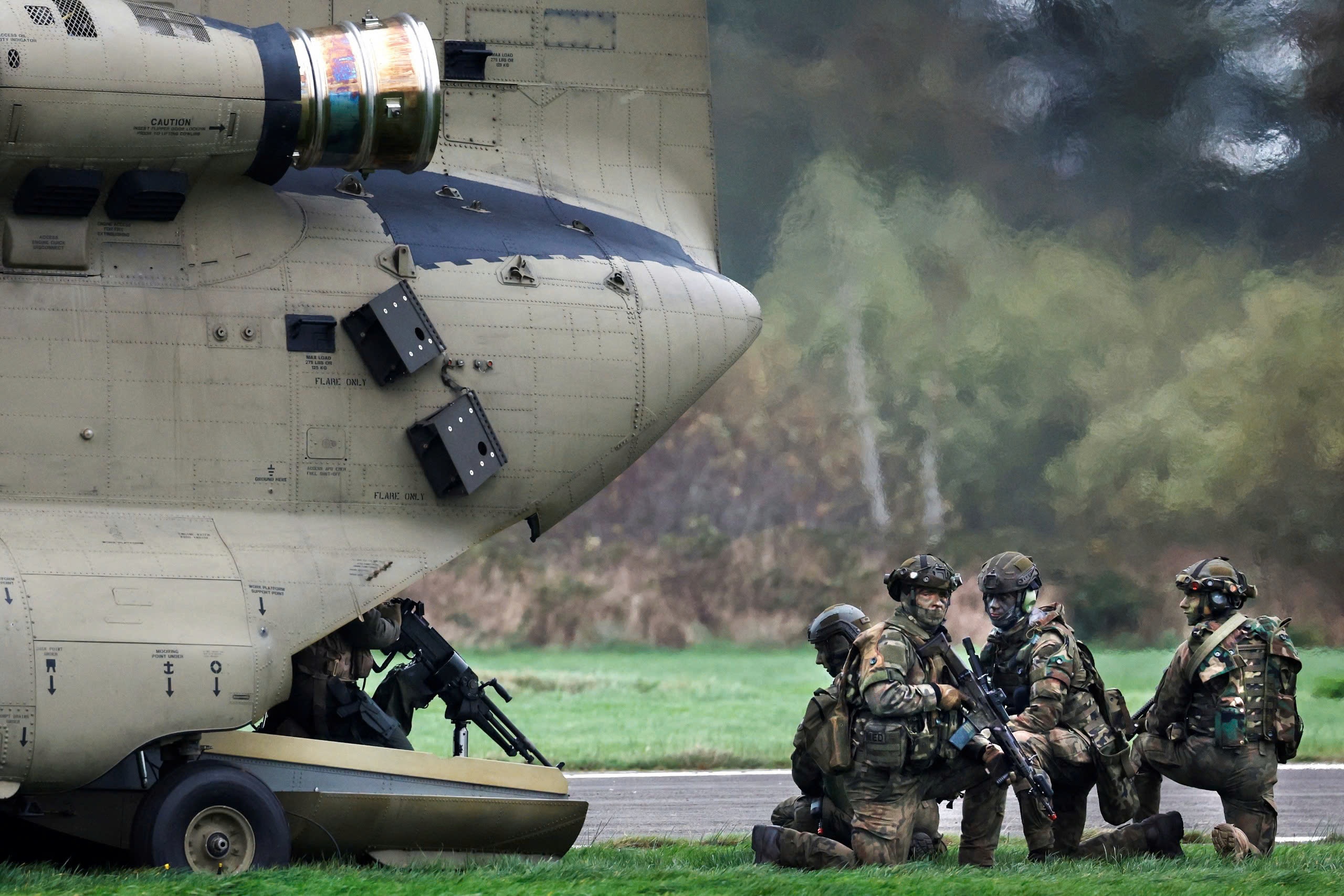 Chau Au thuc giac hinh anh