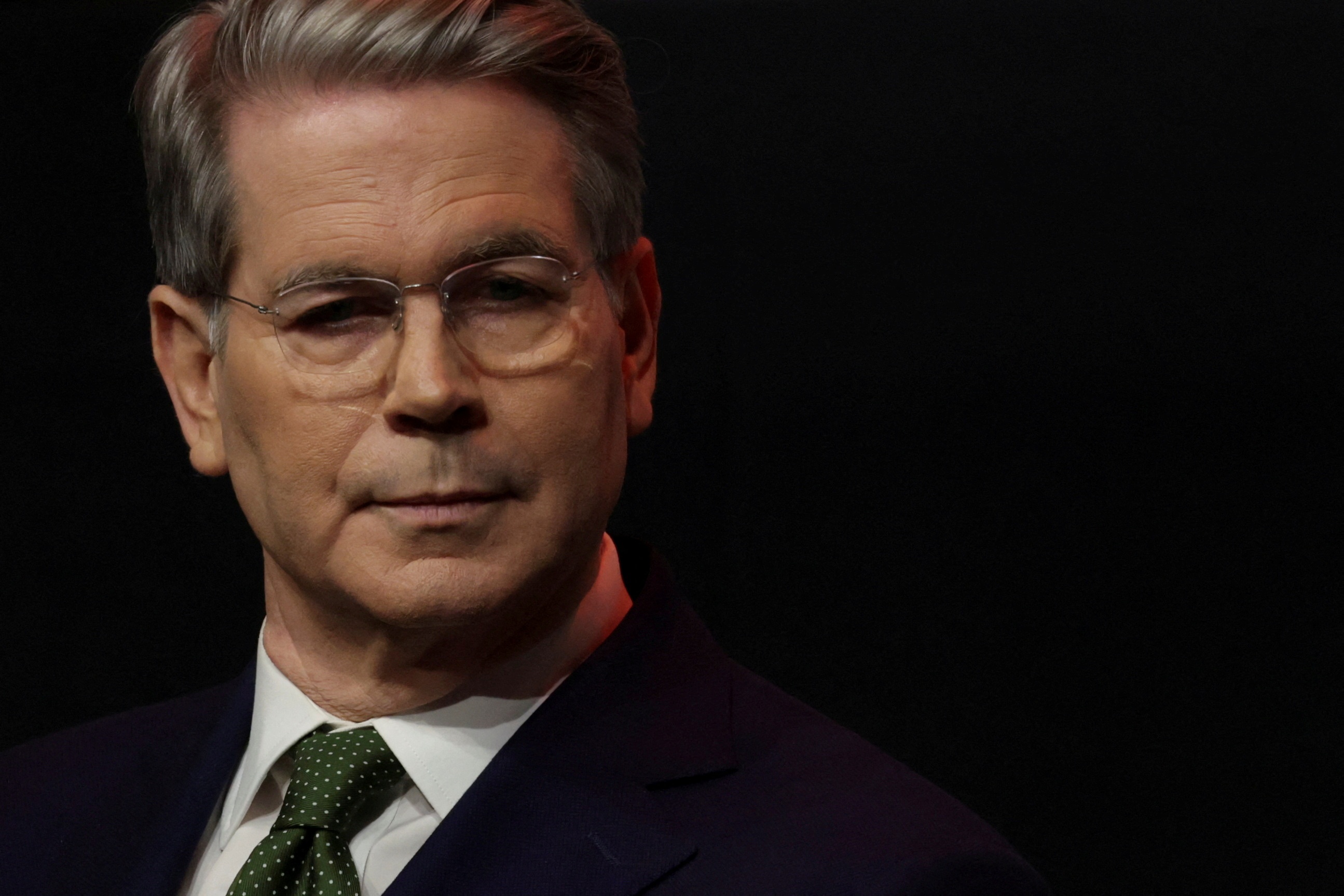 Donald Trump ap thue quan anh 1