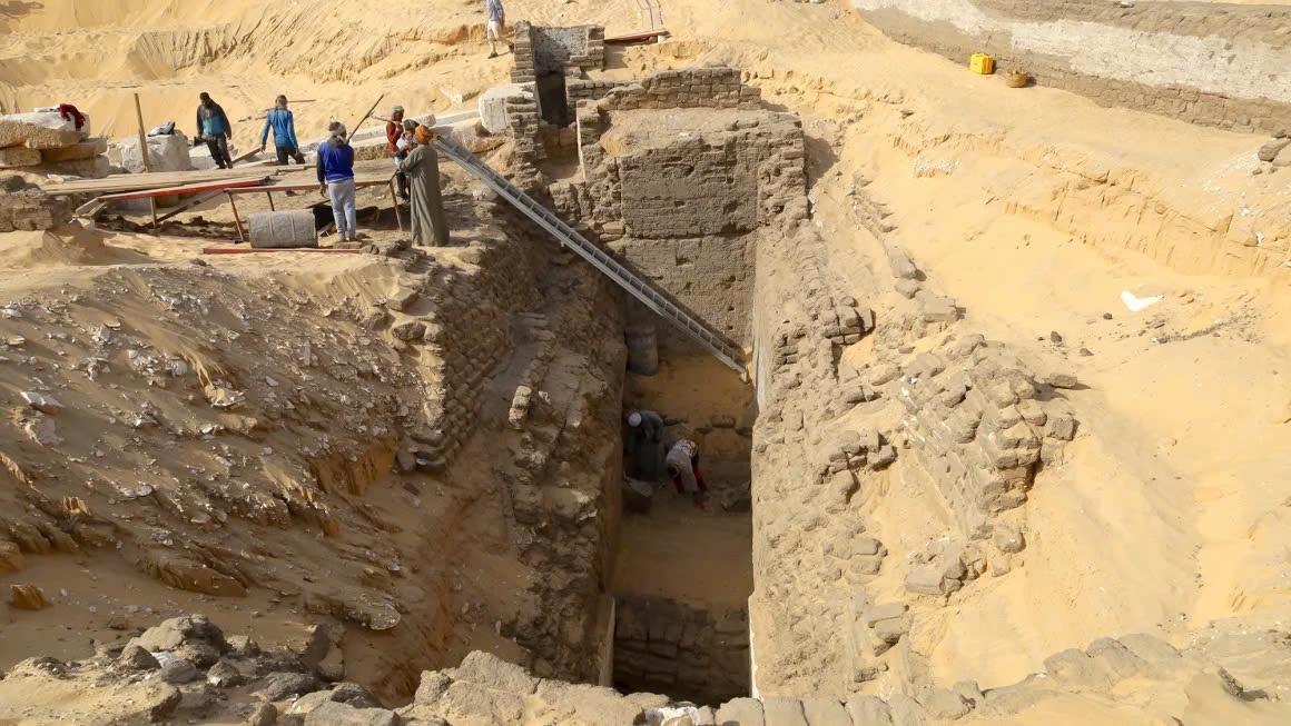 Ngoi mo co bi an he lo chuong su bi lang quen cua Ai Cap co dai hinh anh