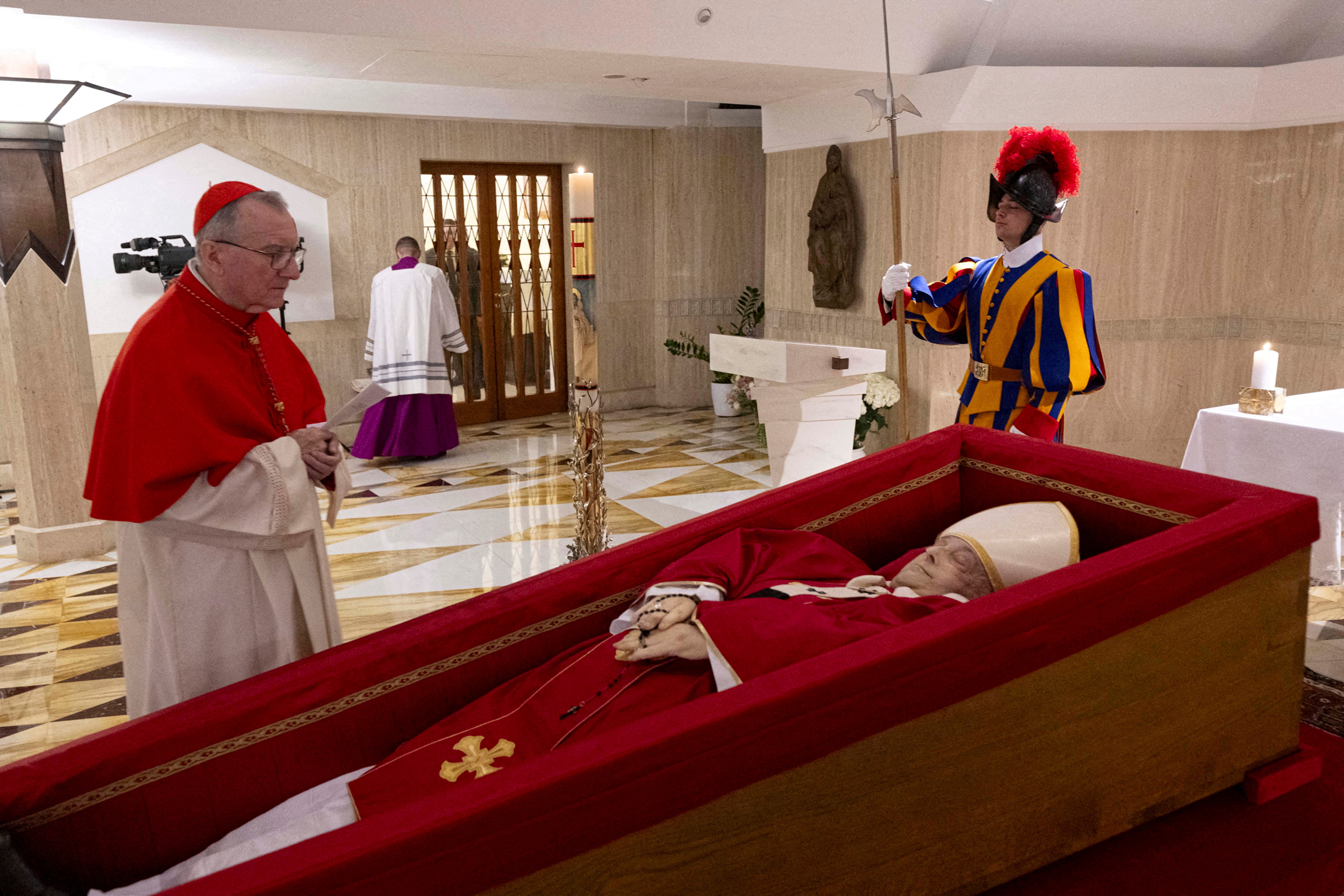 Giao hoang Francis qua doi anh 1