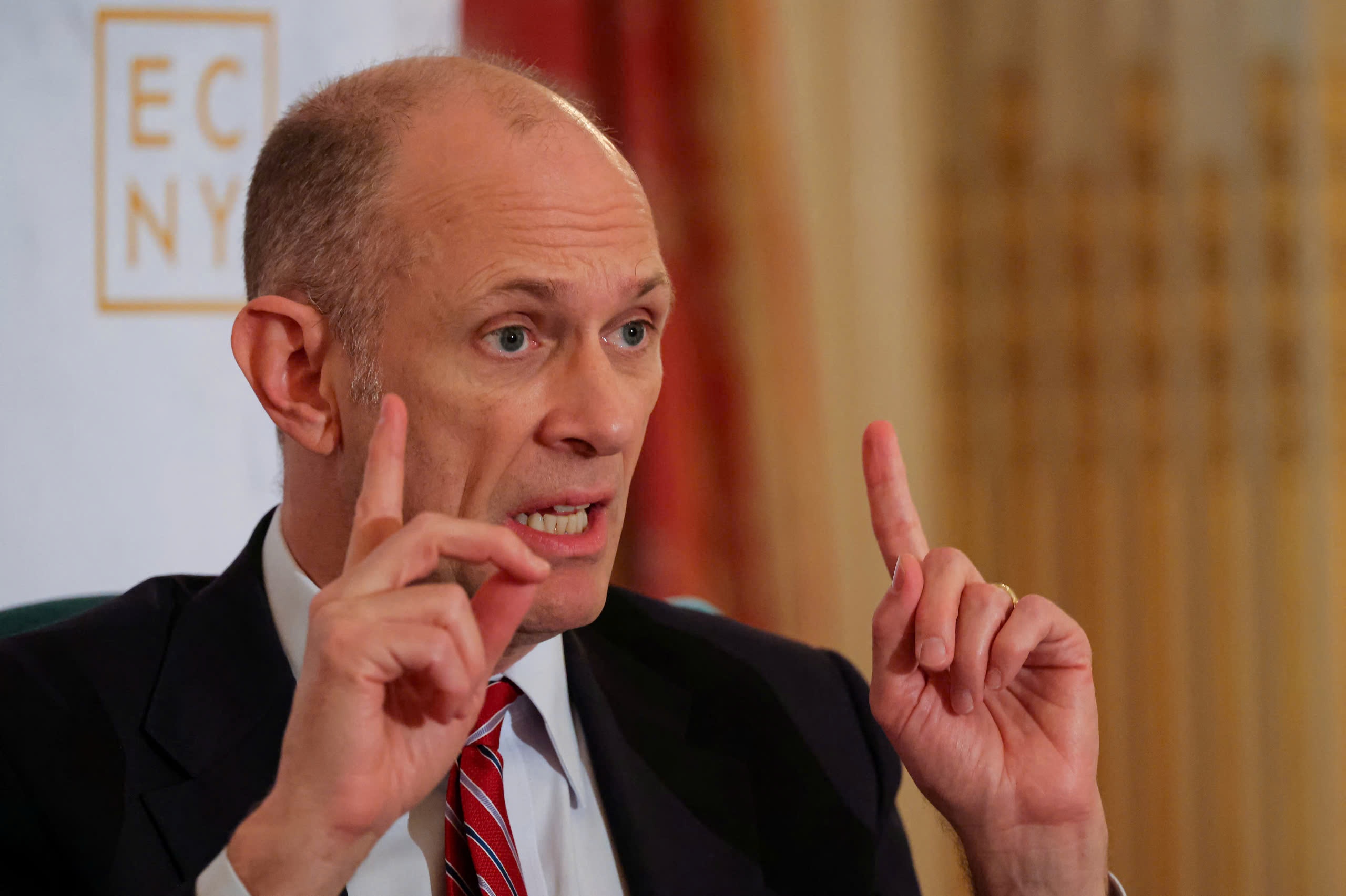 Noi lo cua Fed van con hinh anh