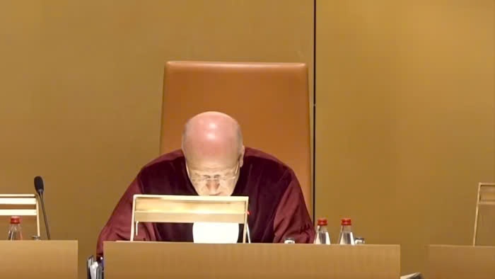 mua quoc tich chau Au anh 2