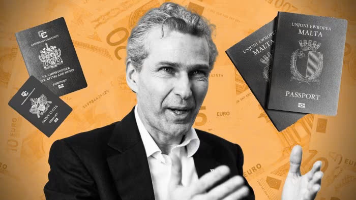 Ban tay dang sau cac vu mua ban quoc tich hinh anh