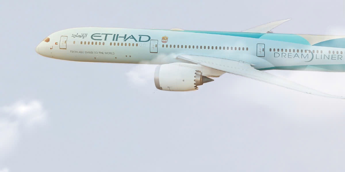 Ong Trump cong bo thoa thuan tri gia hon 200 ty USD voi UAE hinh anh