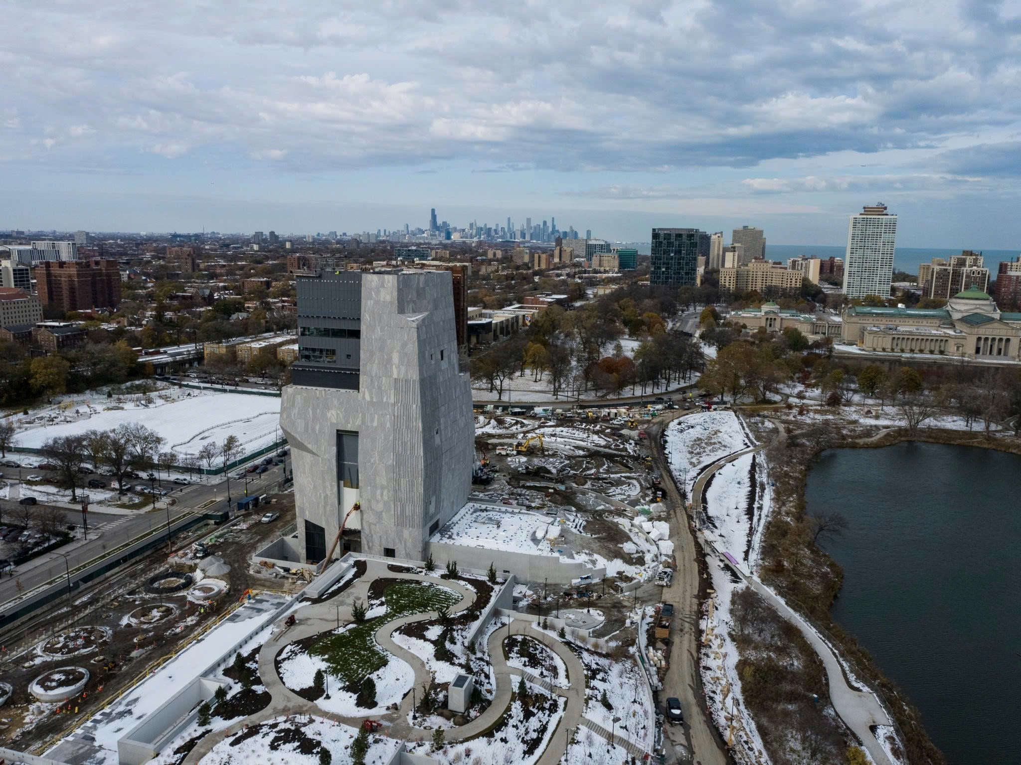 Trung tam Obama gay tranh cai hinh anh