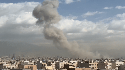 Hinh anh nhieu thanh pho Iran boc khoi mu mit khi My - Israel tan cong hinh anh