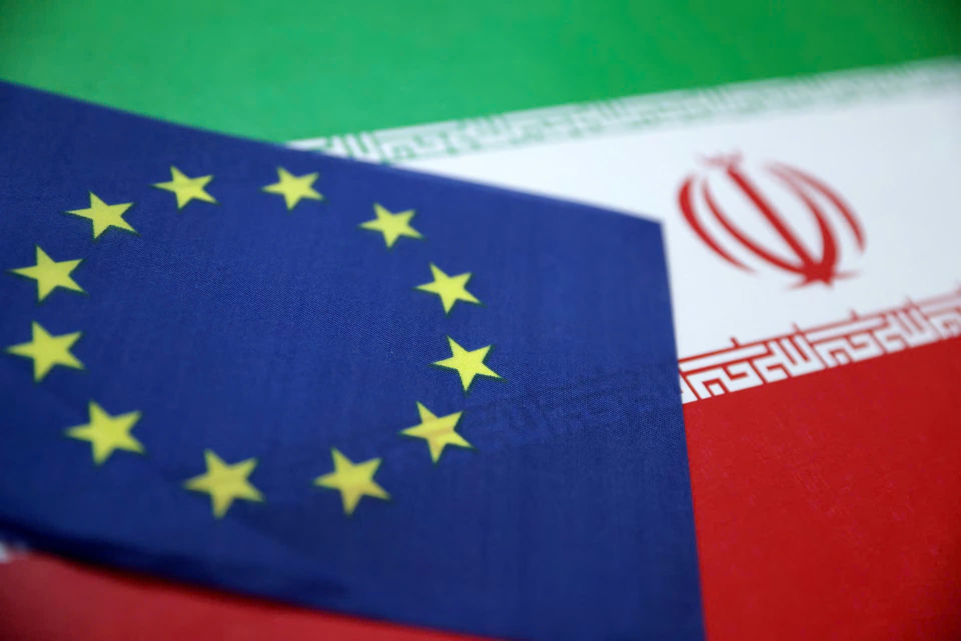EU 'dut gay' truoc chien su Iran hinh anh