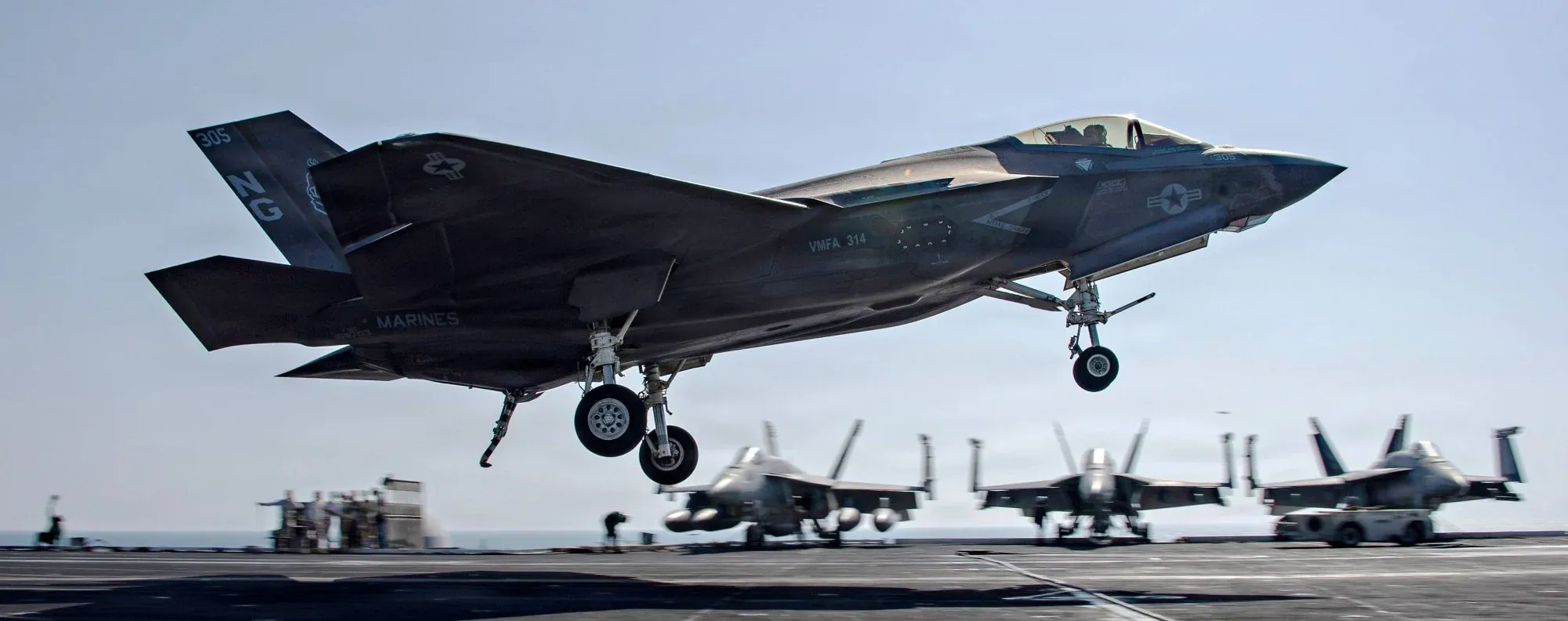 Iran treo thuong bat phi cong My, Nha Trang chiu suc ep hinh anh