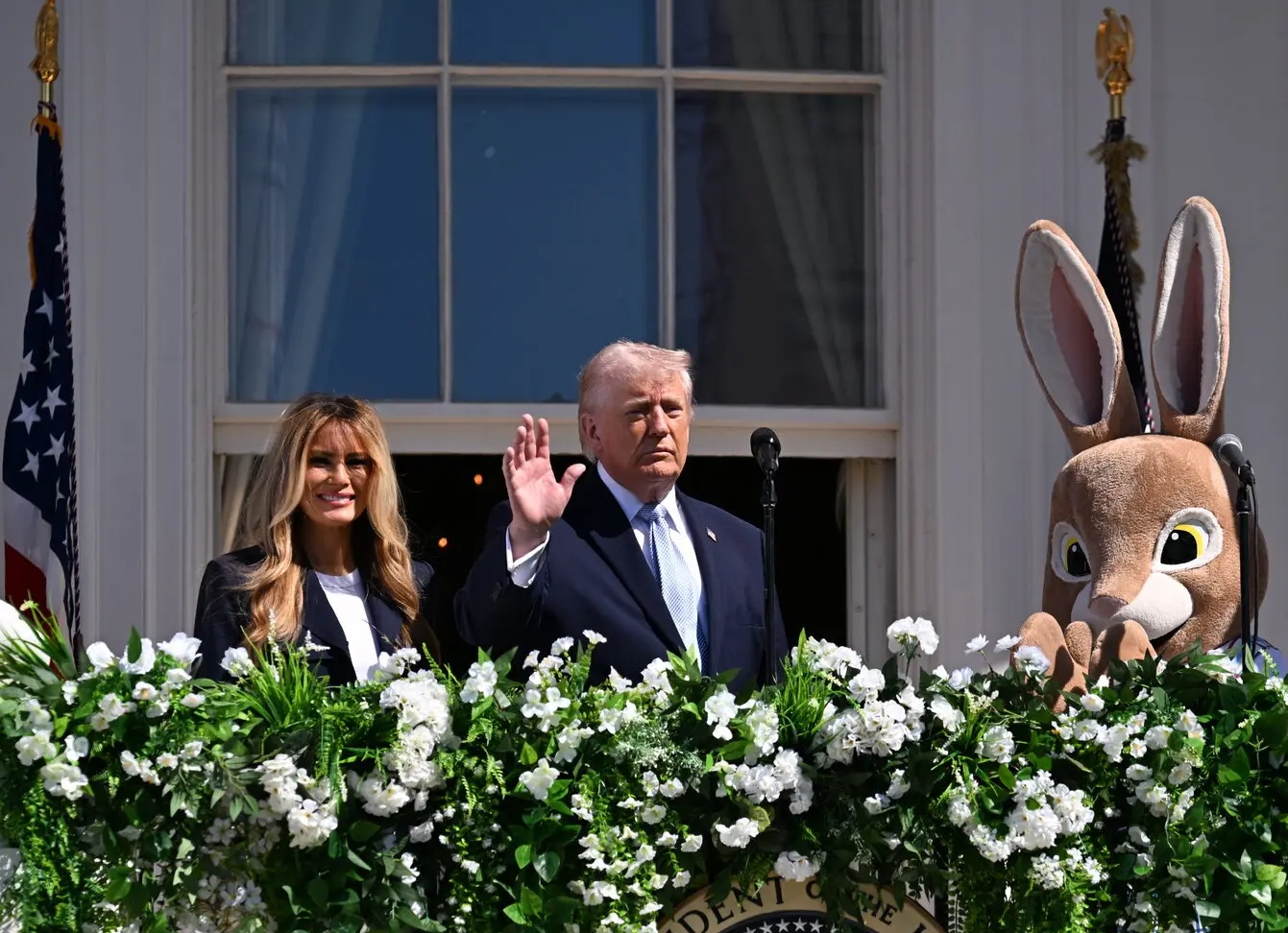 Ong Trump dua thong diep chien tranh trong su kien thieu nhi hinh anh