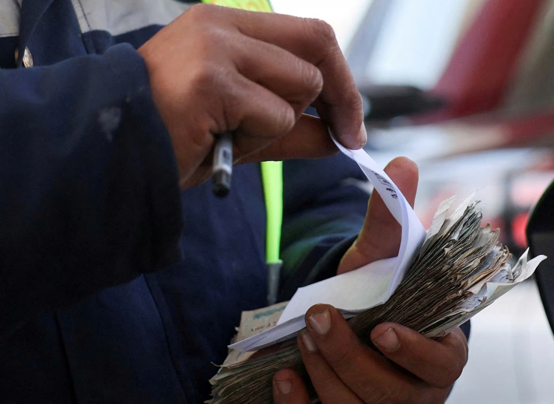 La chan suy thoai kinh te the gioi dang suy yeu hon bao gio het hinh anh