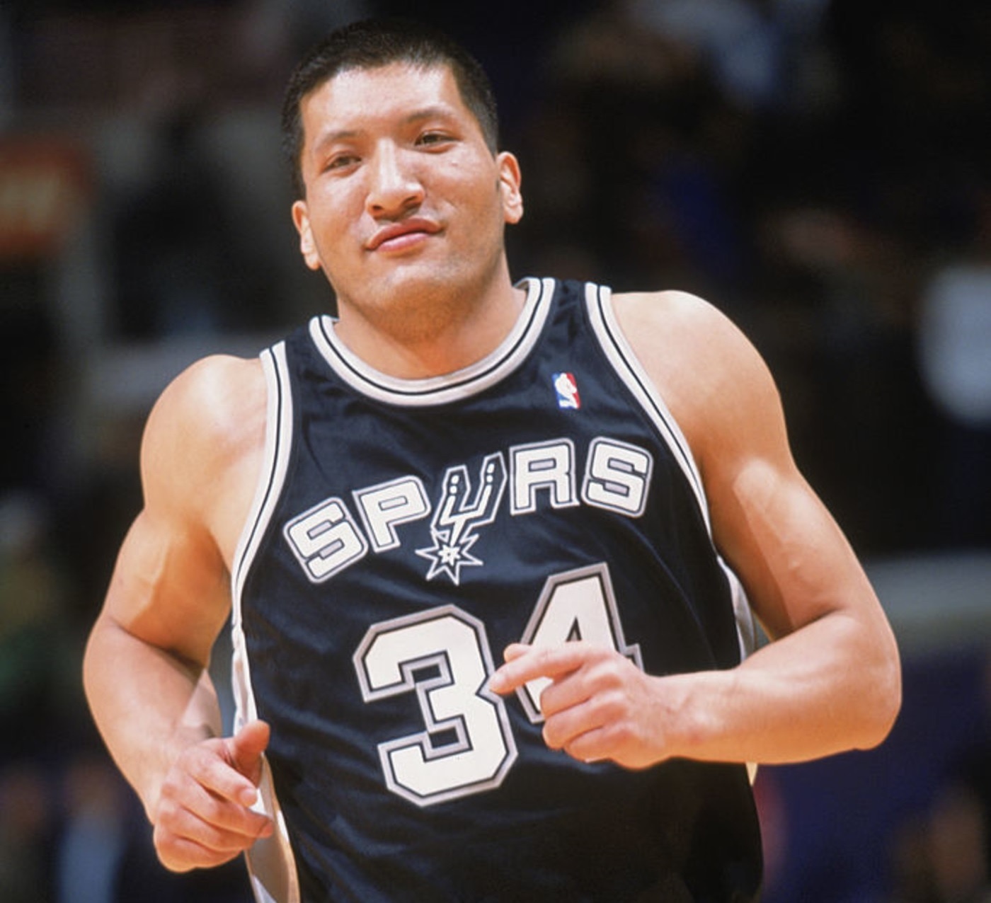 Cau thu bong ro chau A anh 1