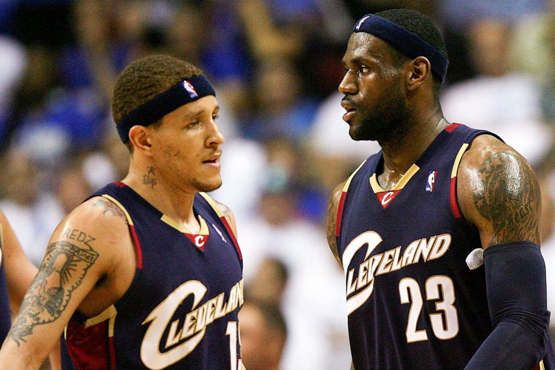 Cuoc doi bi kich cua cuu sao bong ro tung la dong doi LeBron James hinh anh