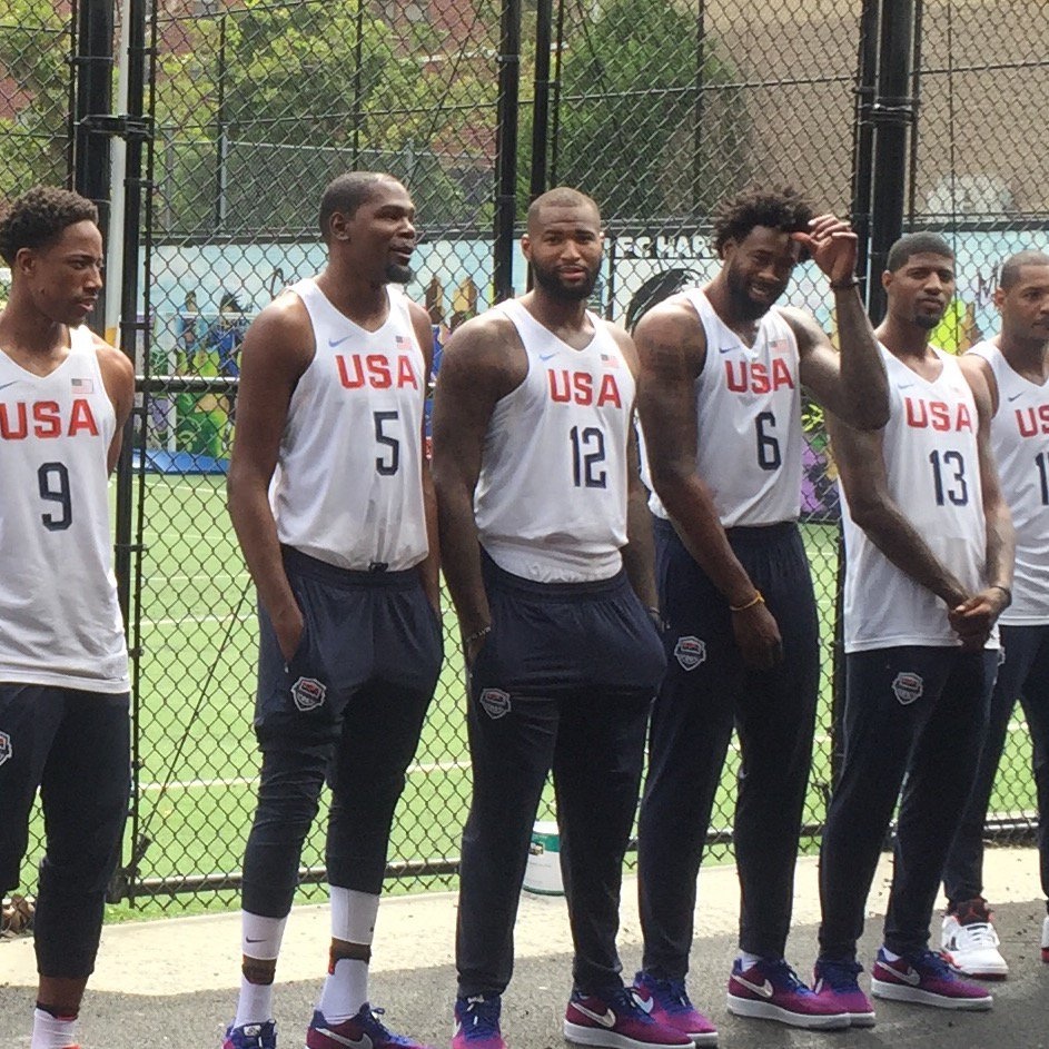 Cau thu bong ro NBA khai gian chieu cao anh 2