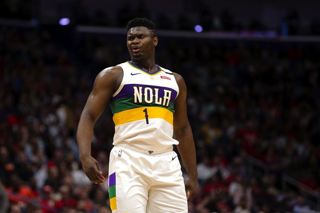 Cau thu bong ro NBA khai gian chieu cao anh 5