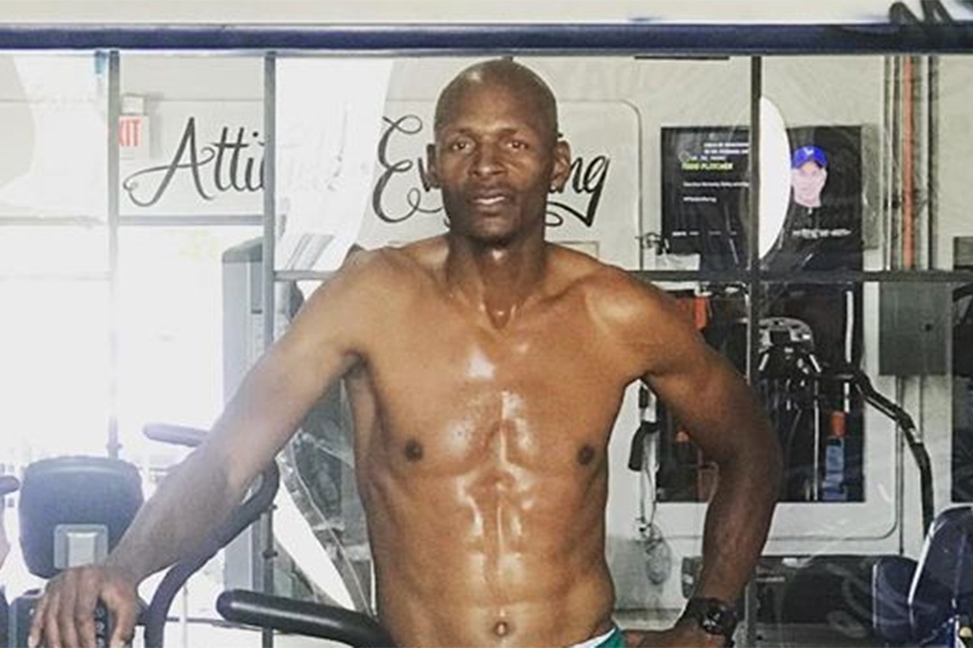 Cuu vo dich NBA khoe co bung 6 mui o tuoi 44 hinh anh