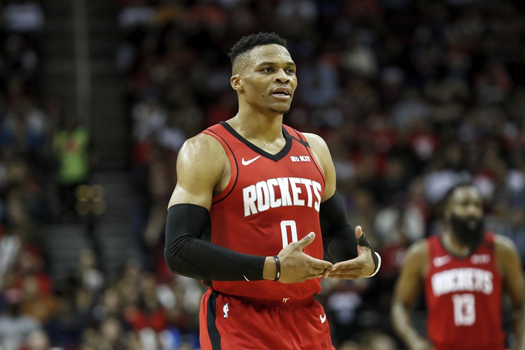 Cau thu bong ro co chieu cao tang dot bien anh 3