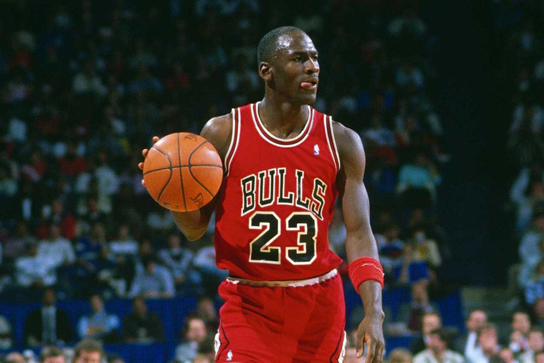 Chiec ao cua Michael Jordan duoc rao ban nua trieu USD hinh anh