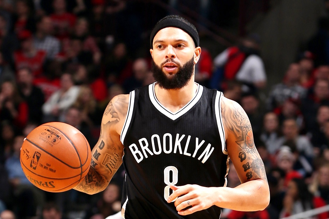 Cuu sao bong ro bo tui 16,5 trieu USD sau giai nghe hinh anh