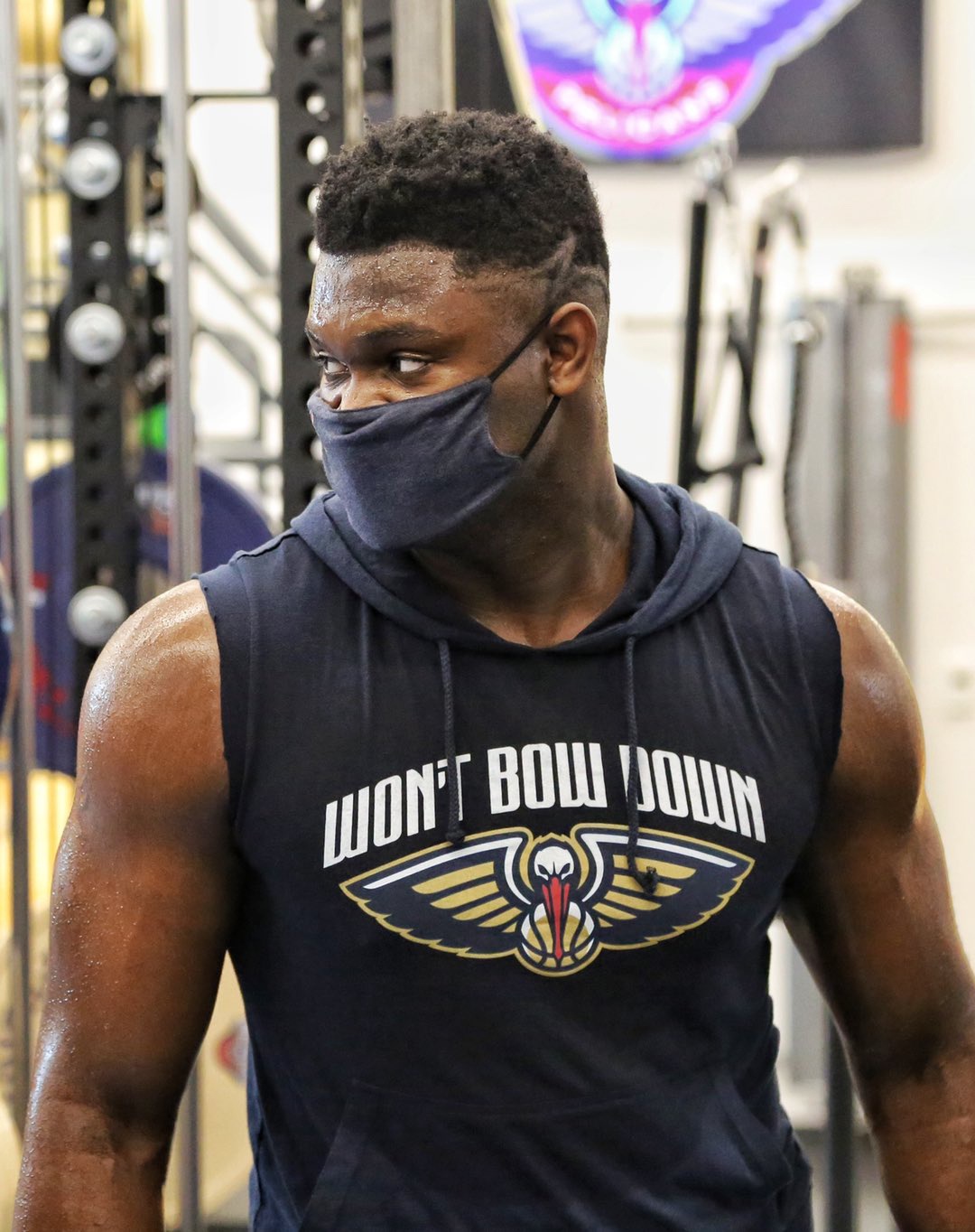 Zion Williamson tang co bap anh 1