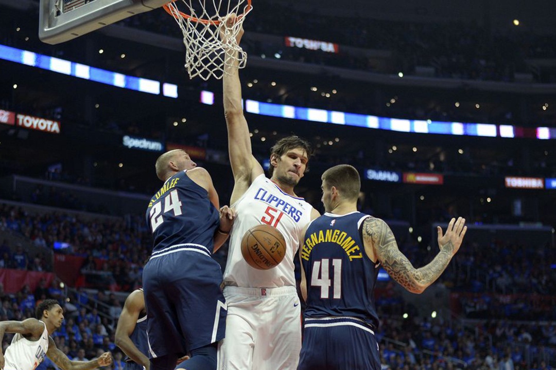 Cau thu NBA up ro khong can nhay anh 3