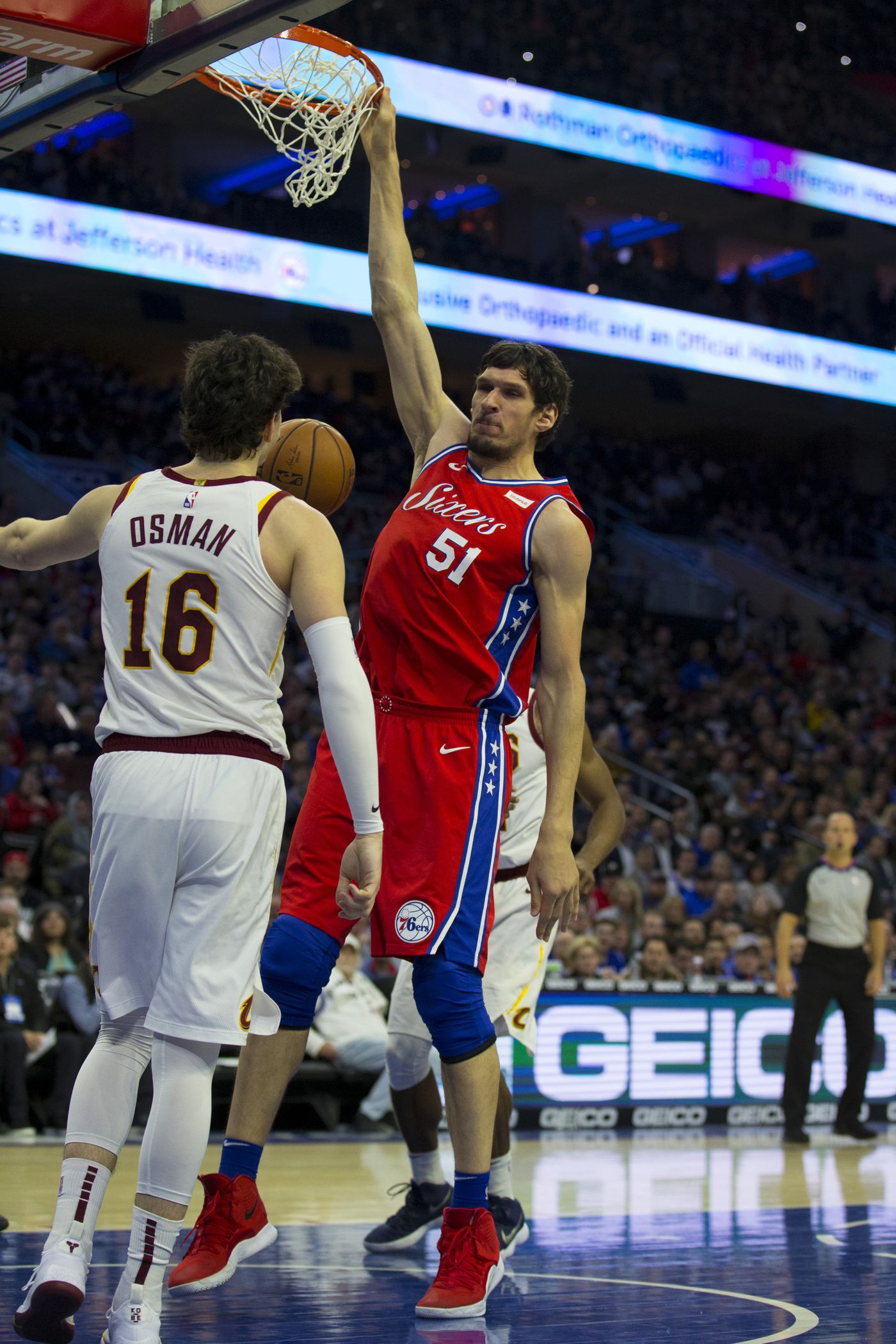 Cầu thủ NBA úp rổ không cần nhảy ảnh 8 Cau thu NBA up ro khong can nhay anh 8