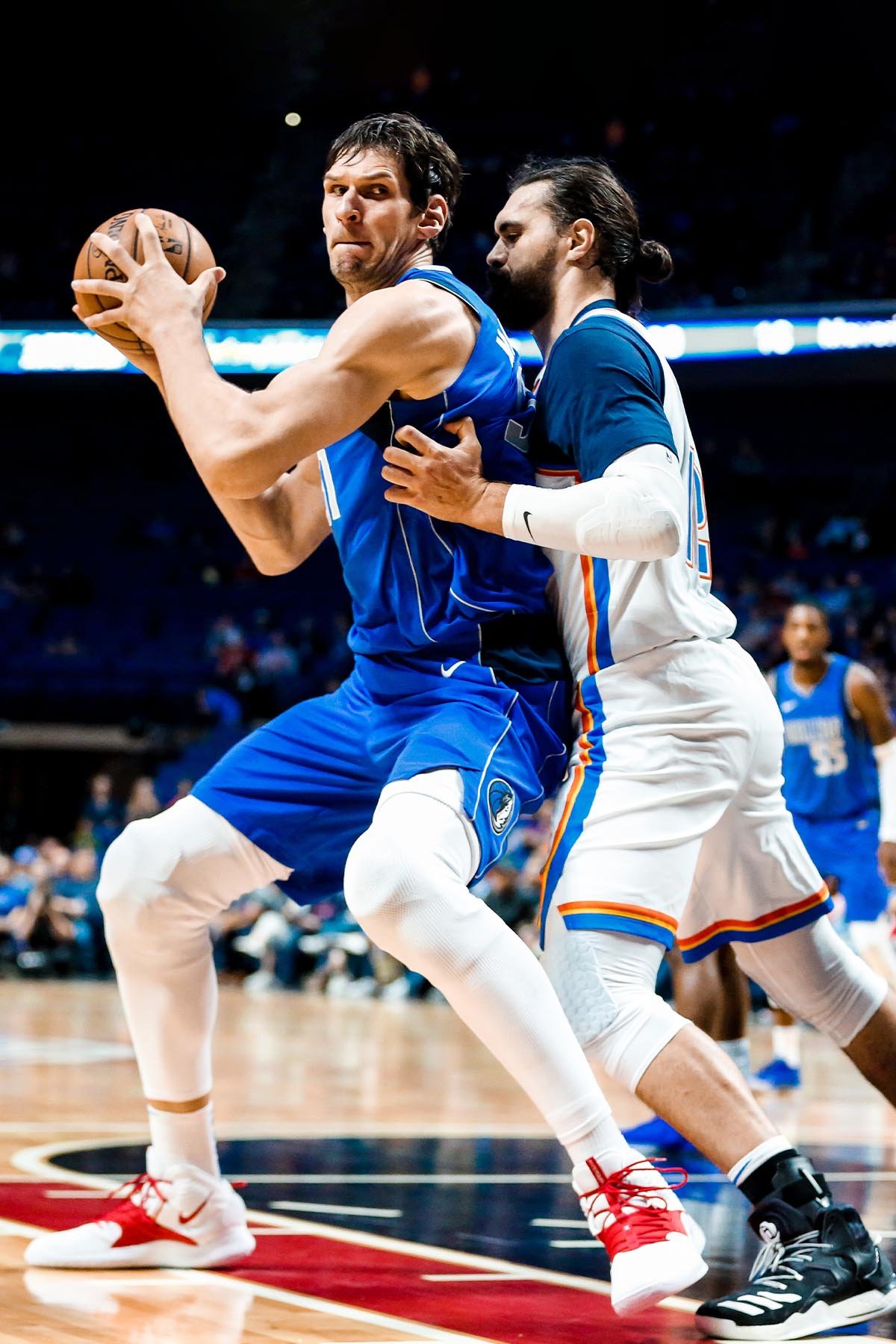 Cầu thủ NBA úp rổ không cần nhảy ảnh 10 Cau thu NBA up ro khong can nhay anh 10