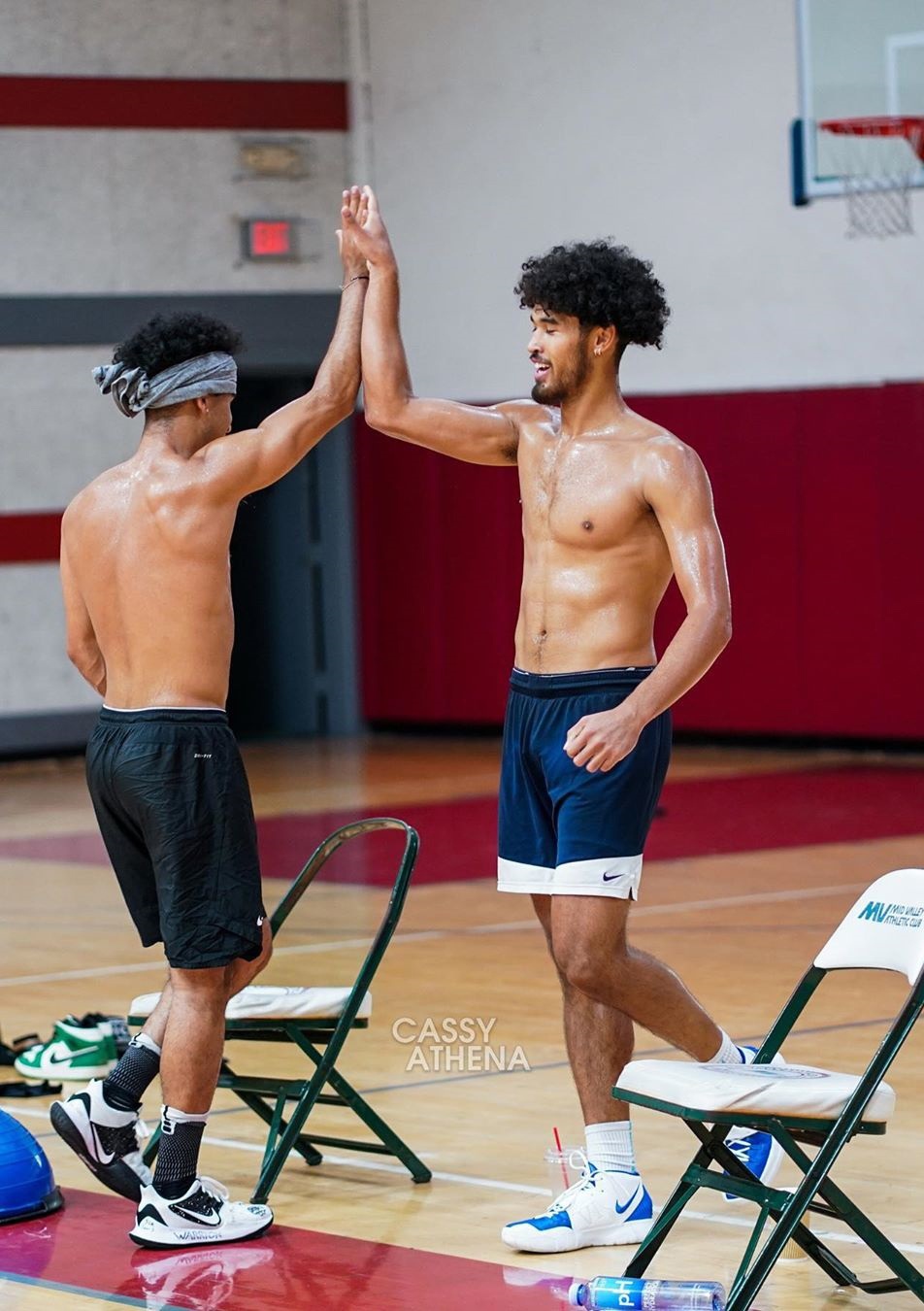 Cầu thủ bóng rổ Việt kiều Johnny Juzang ảnh 1 Cau thu bong ro Viet kieu Johnny Juzang anh 1