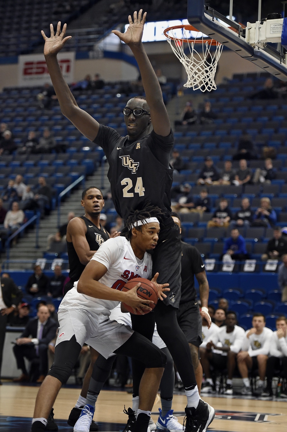 Tacko Fall cầu thủ bóng rổ cao nhất NBA ảnh 3 Tacko Fall cau thu bong ro cao nhat NBA anh 3