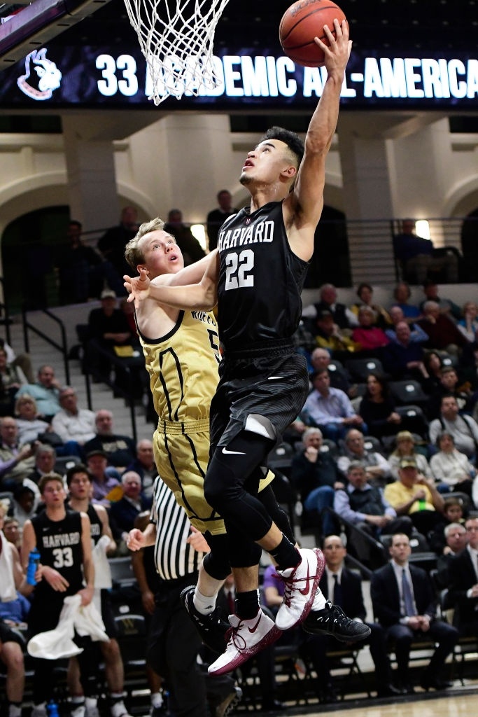 Cầu thủ bóng rổ Việt kiều Christian Juzang ảnh 8 Cau thu bong ro Viet kieu Christian Juzang anh 8