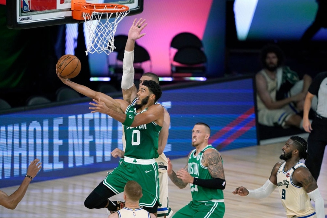 Giannis Antetokounmpo anh 10