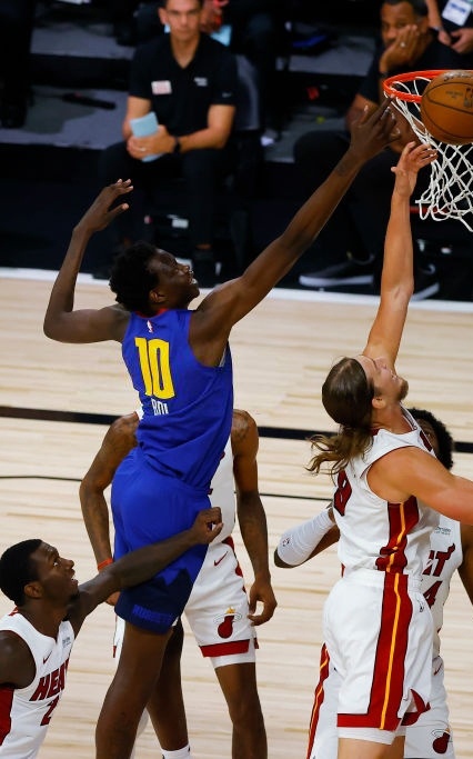 Cầu thủ bóng rổ NBA cao hơn 2 m ảnh 6 Cau thu bong ro NBA cao hon 2 m anh 6