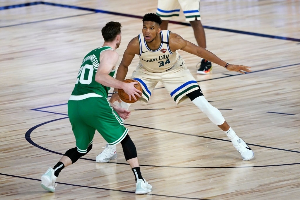 Giannis Antetokounmpo anh 7