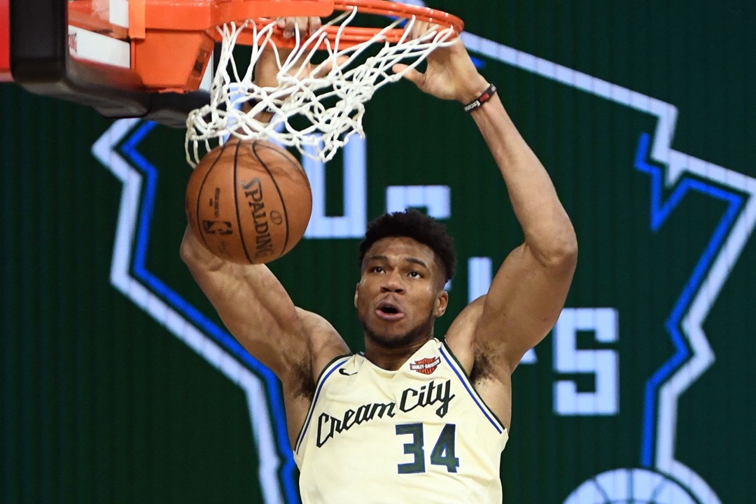 3 cau thu khong the ngan Giannis Antetokounmpo up ro hinh anh