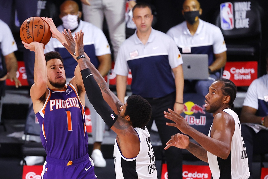 Devin Booker loai Kawhi Leonard va Paul George de ghi diem anh 1
