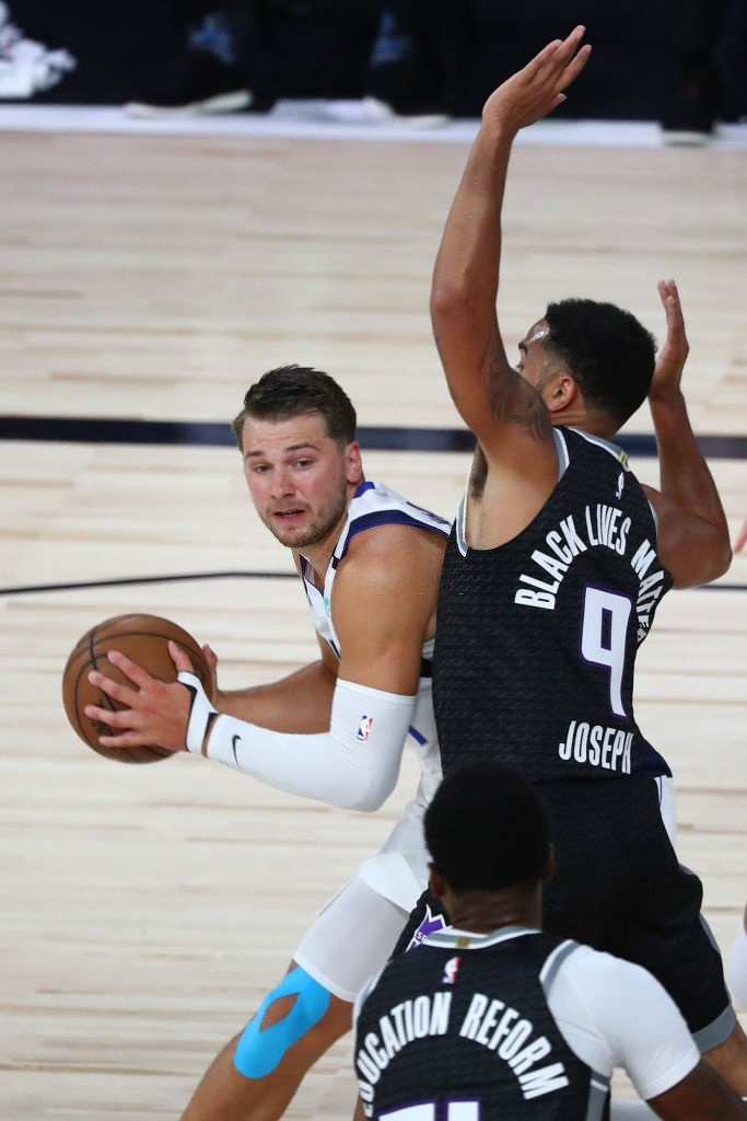 Luka Doncic đi vào lịch sử ảnh 2 Luka Doncic di vao lich su anh 2