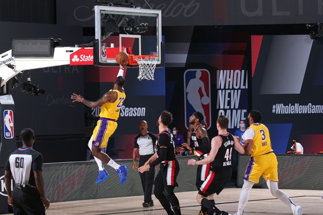 LeBron James xoay nguoi loai 4 cau thu anh 4