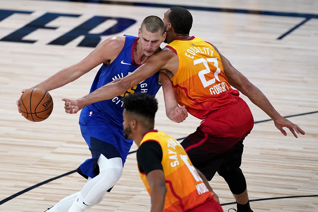 Sao bong ro nang 115 kg huc nga doi thu anh 9