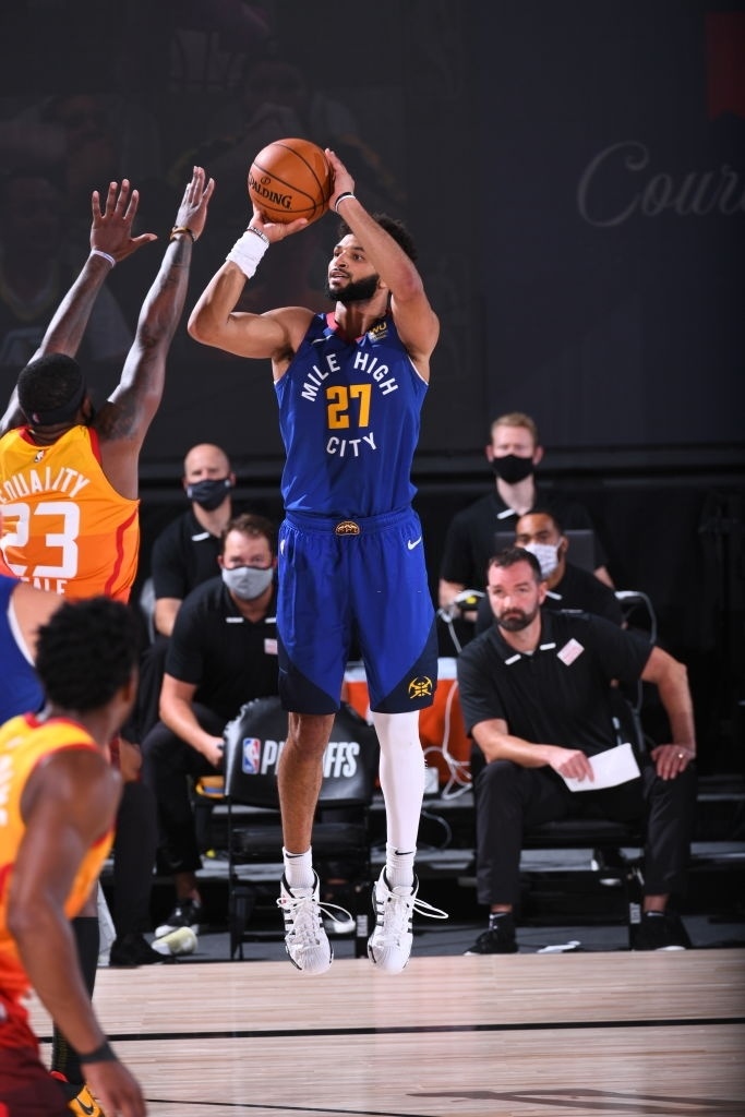 Sao bóng rổ nặng 115 kg húc ngã đối thủ ảnh 2 Sao bong ro nang 115 kg huc nga doi thu anh 2