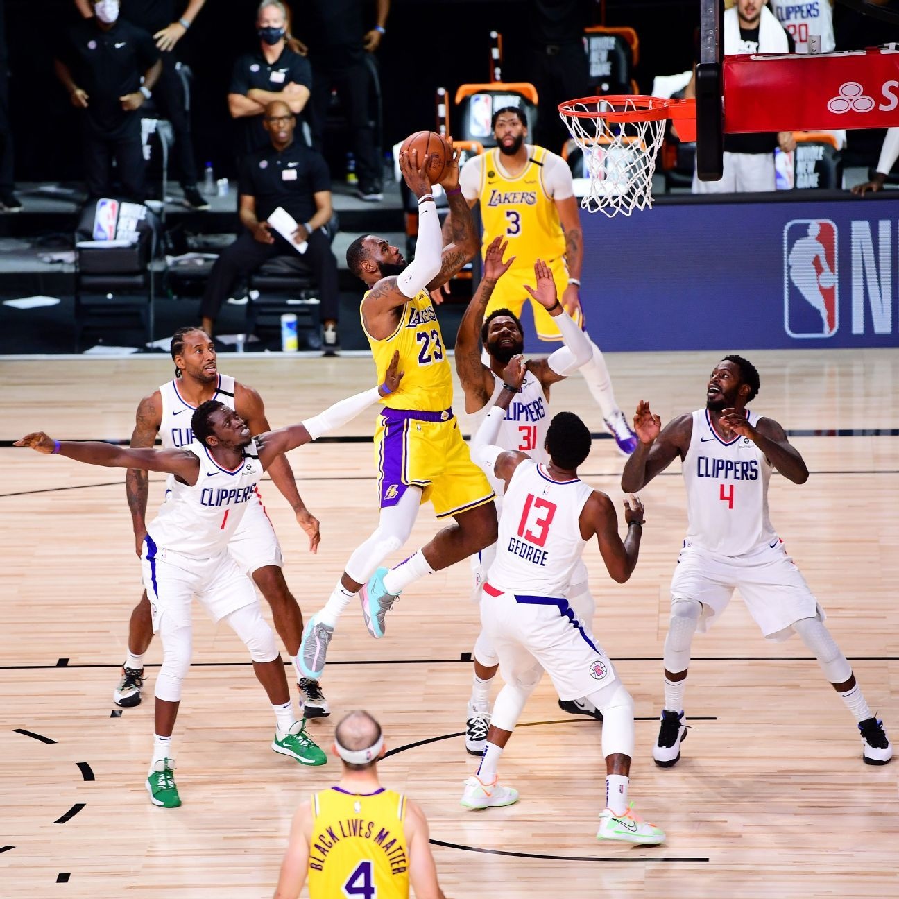 Co the cua LeBron James anh 1