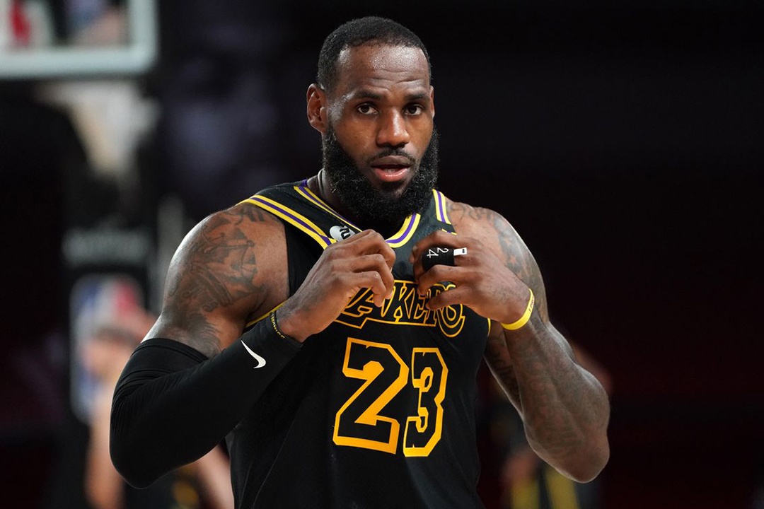 Lakers mac ao dau dac biet de ton vinh Kobe Bryant hinh anh