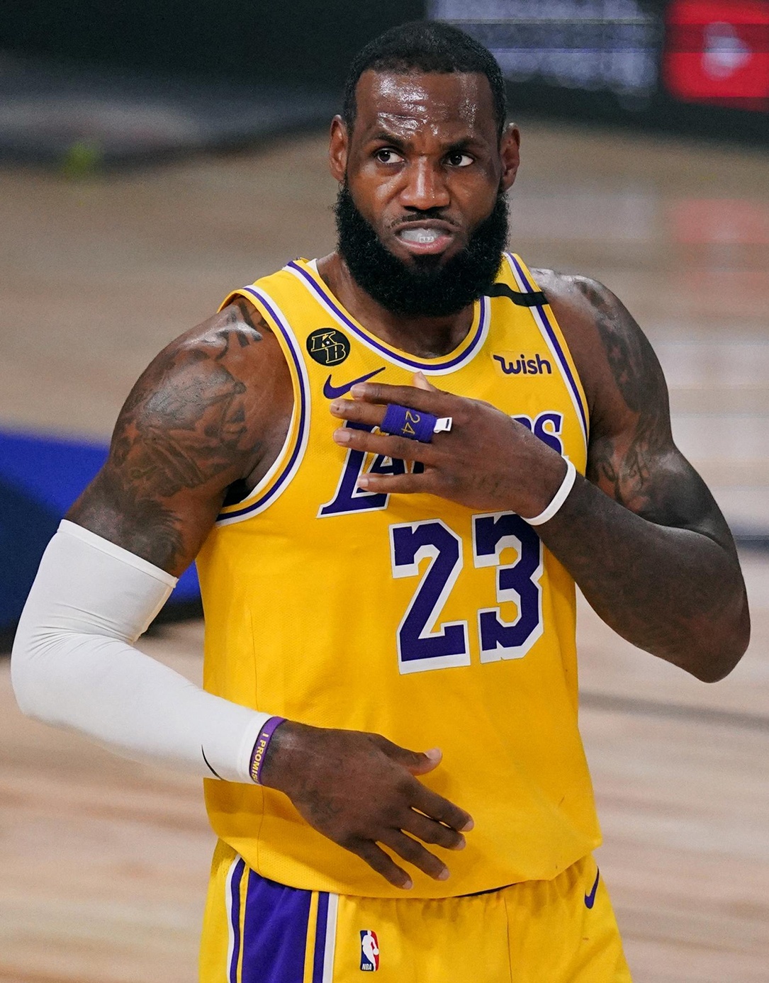 LeBron James vi dai hon Michael Jordan anh 2