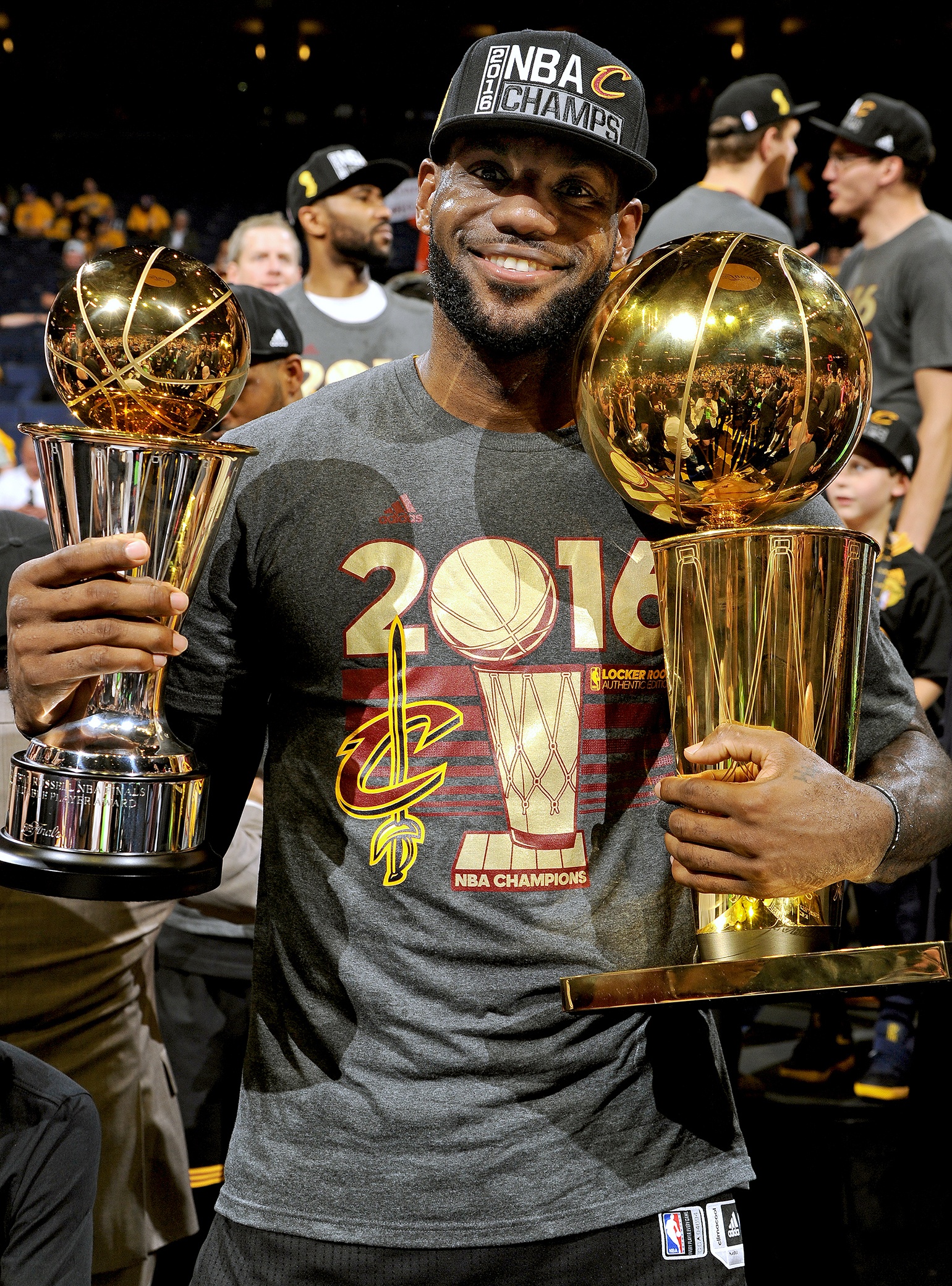 LeBron James hay Michael Jordan vi dai hon? anh 2