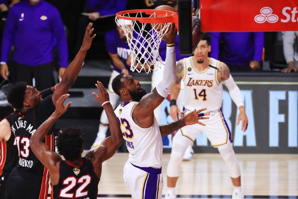 Los Angeles Lakers vo dich anh 4