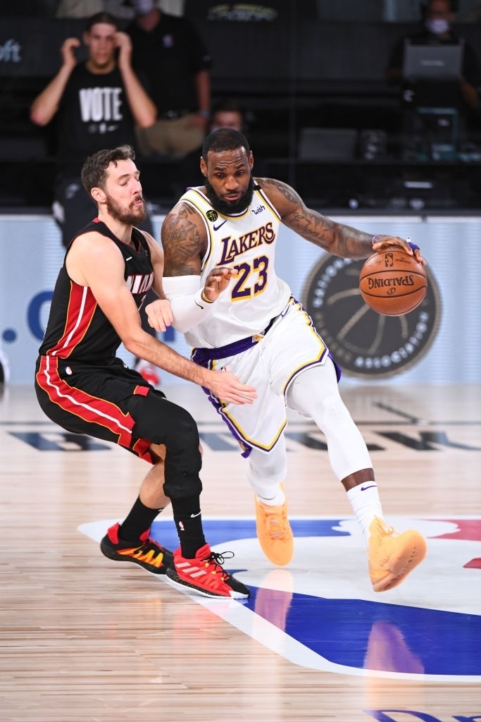 Los Angeles Lakers vo dich anh 6