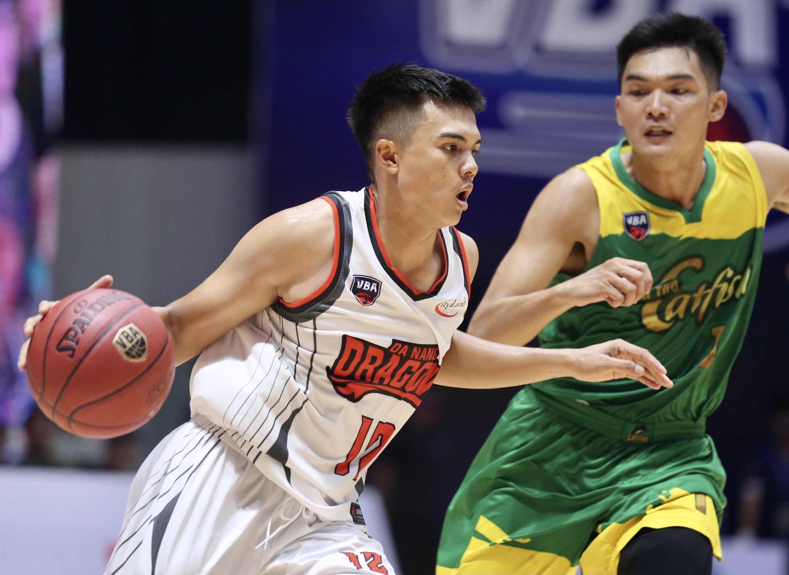 Sao Viet kieu cao 2m anh 4