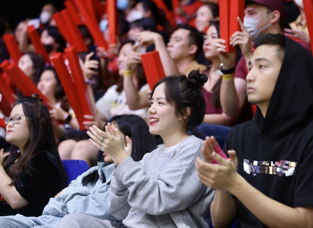 Nguoi noi tieng dam me bong ro anh 4