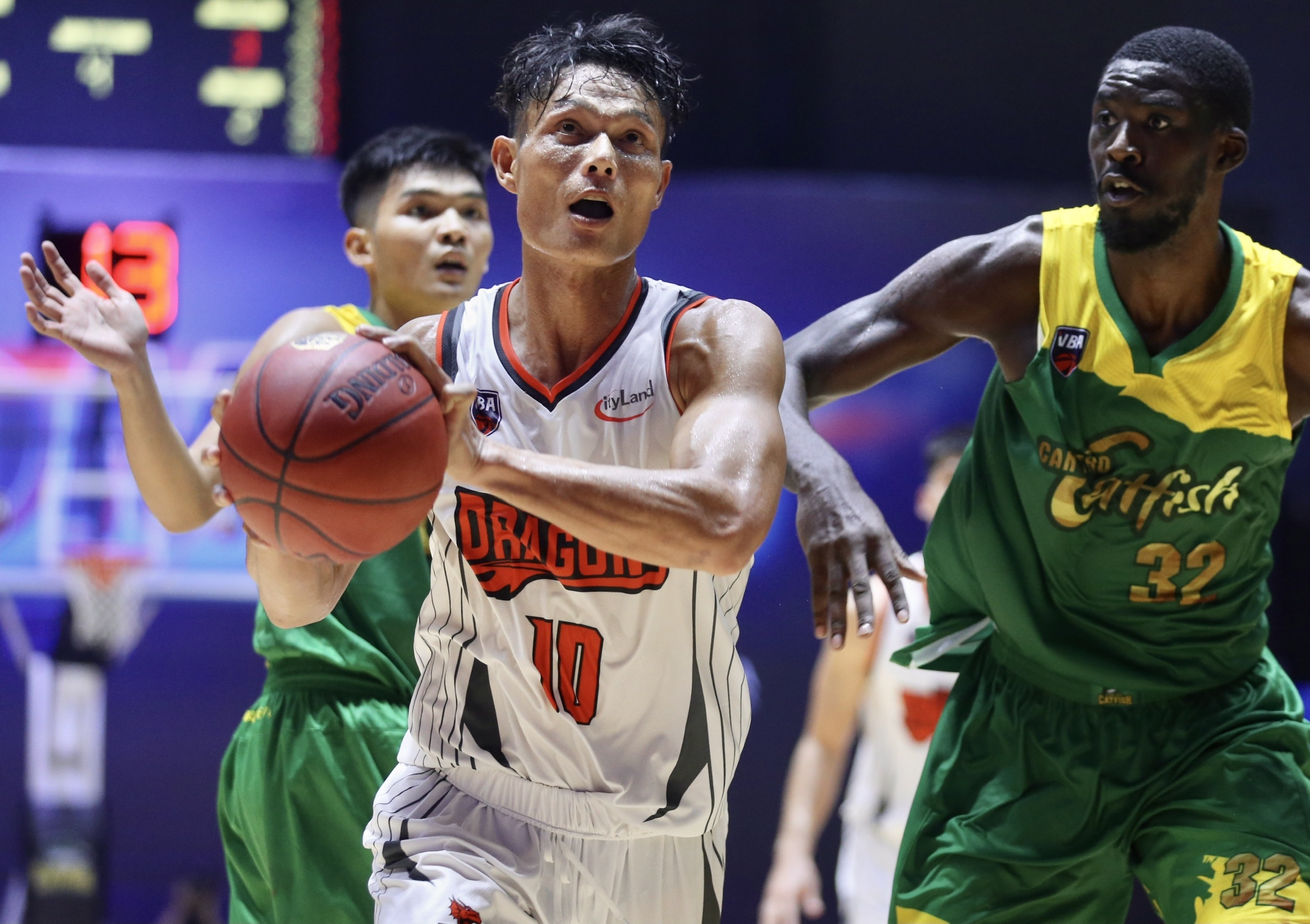 Sao Viet kieu cao 2m anh 6