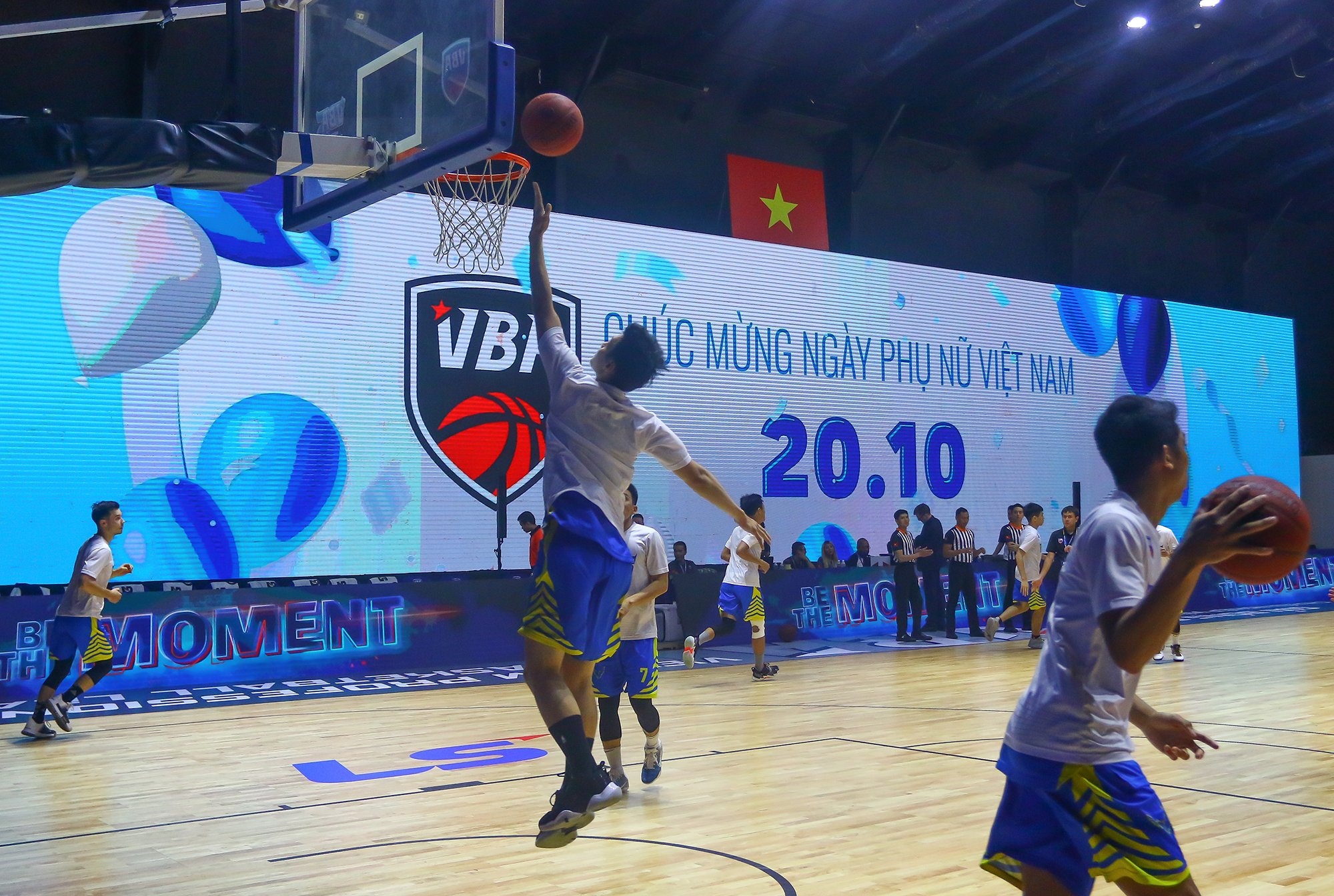 Nguyen Van Hung tang hoa fan nu anh 2